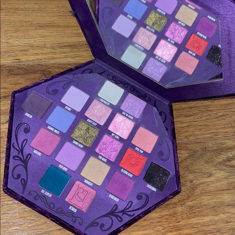 Jefree star blood lust palette